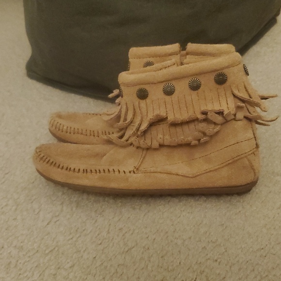 Minnetonka Shoes - Minnetonka Moccasins